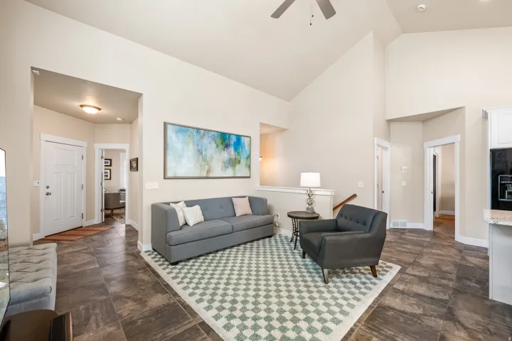 7877 S Farm Wood Ln, Midvale, Utah 84047