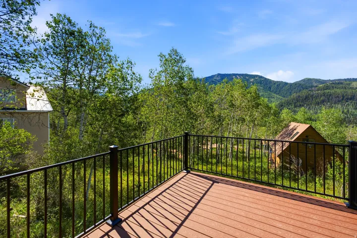 6836 E Apache #103, Oakley, Utah 84055