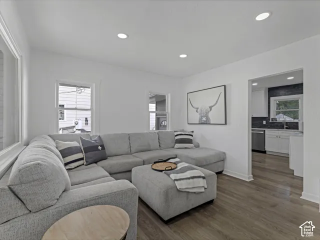 Home 2/2 - 938 E Herbert Avenue -- Living area featuring wood-finish flooring, recessed lighting, and white trim
