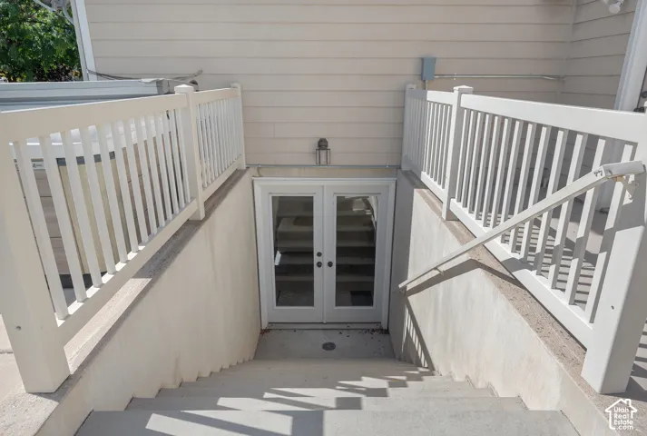 Private basement entrance provides convenient independent access to the lower-level living quarters.