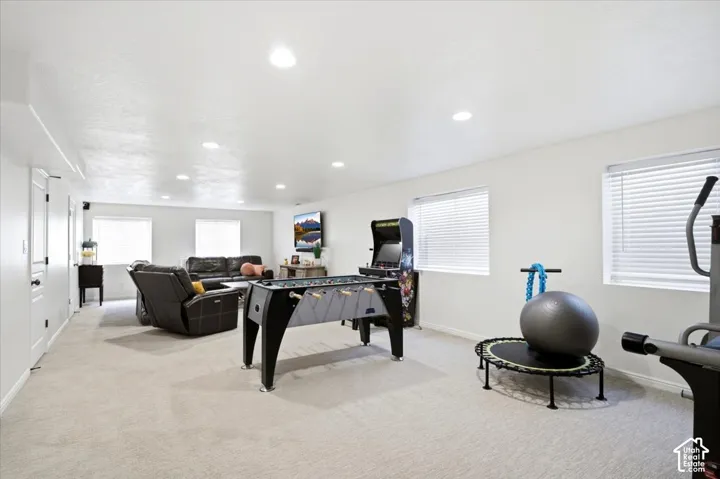 945 E James Cir., Clearfield, Utah 84015