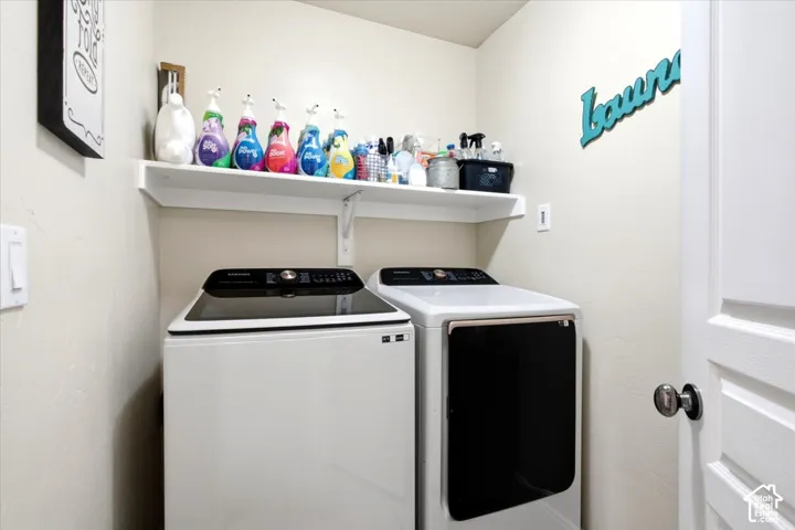 945 E James Cir., Clearfield, Utah 84015