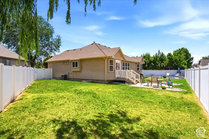 945 E James Cir., Clearfield, Utah 84015