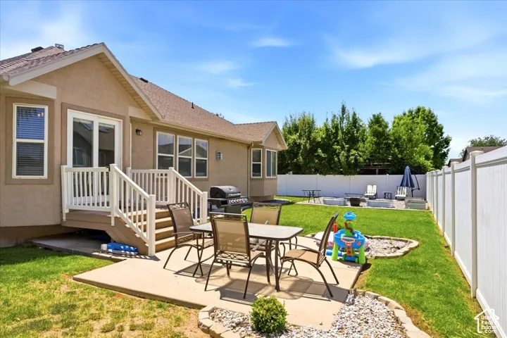 945 E James Cir., Clearfield, Utah 84015