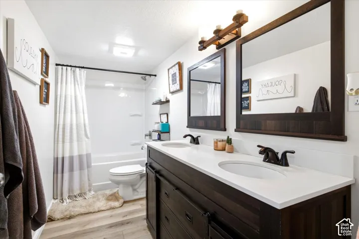 945 E James Cir., Clearfield, Utah 84015