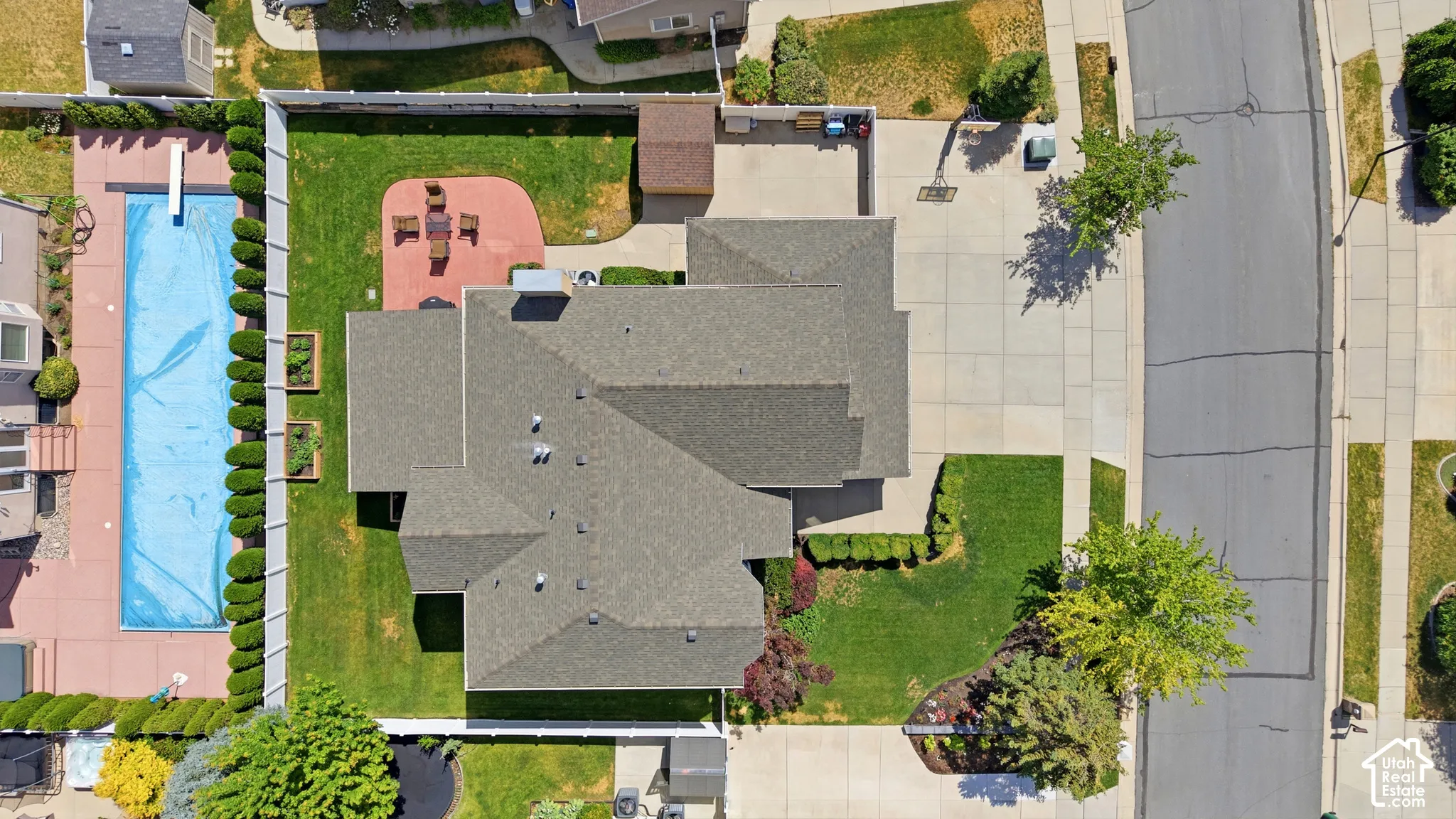Shingled roofline with a multi-level design