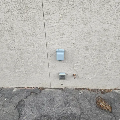 220 Volt outlet - 1 30 amp and 1 50 amp along with sewer dump.
