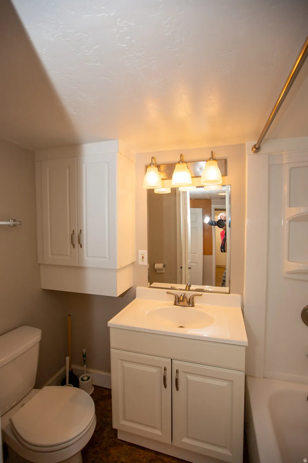 Basement full bathroom