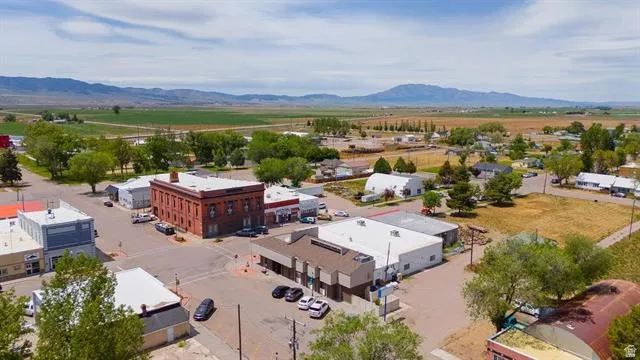 17 E Center St, Downey, Idaho 83234