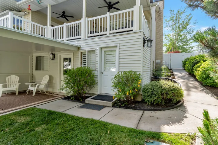 Totally enclosed workshop behind that door & sidewalk access to apartment