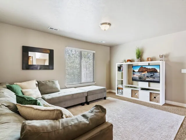 3257 W Stoker Cv, South Jordan, Utah 84095