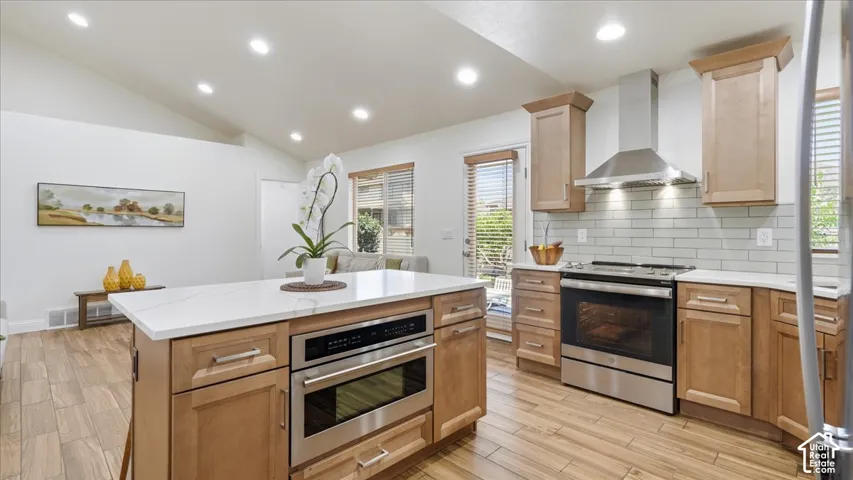 1912 N 2750 W, Clinton, Utah 84015