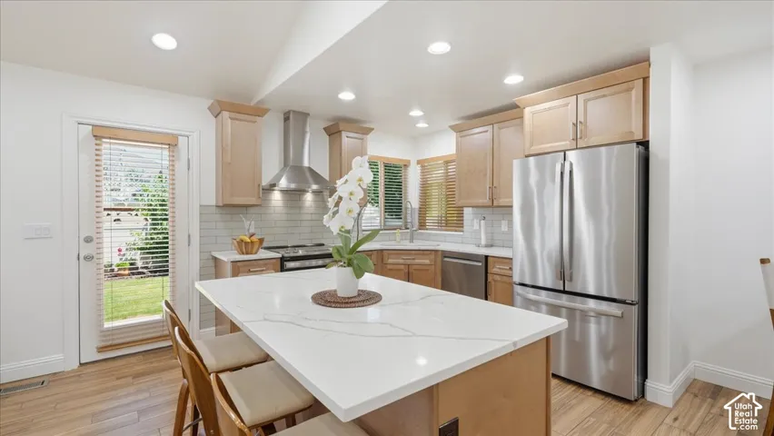 1912 N 2750 W, Clinton, Utah 84015