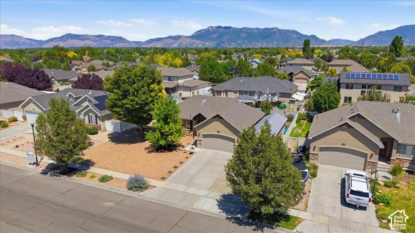 1912 N 2750 W, Clinton, Utah 84015