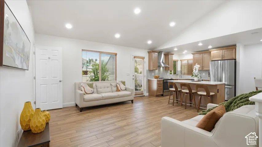 1912 N 2750 W, Clinton, Utah 84015