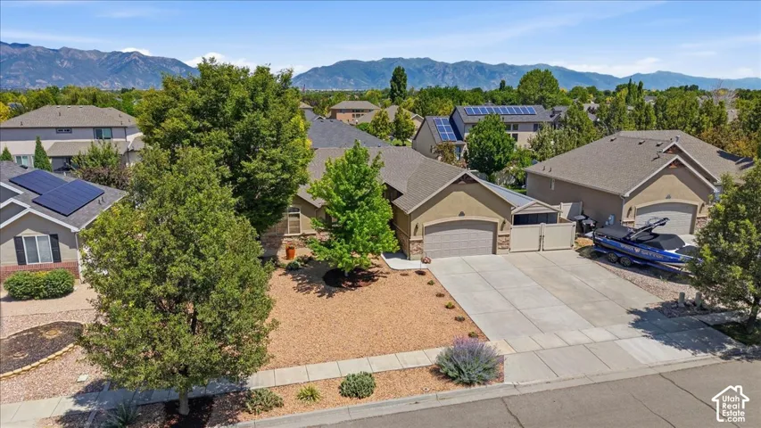 1912 N 2750 W, Clinton, Utah 84015