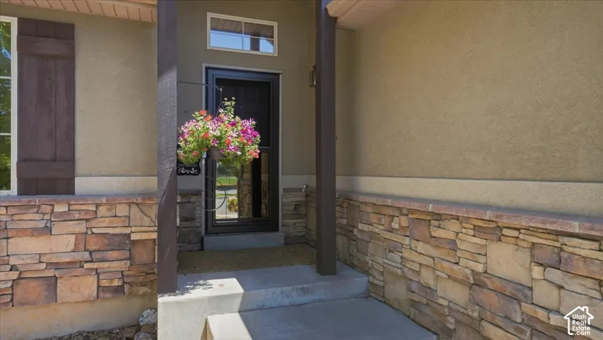 1912 N 2750 W, Clinton, Utah 84015