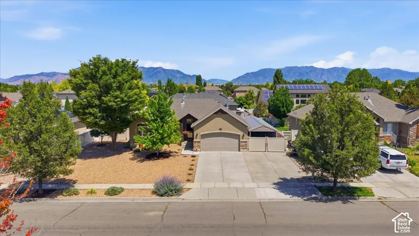 1912 N 2750 W, Clinton, Utah 84015