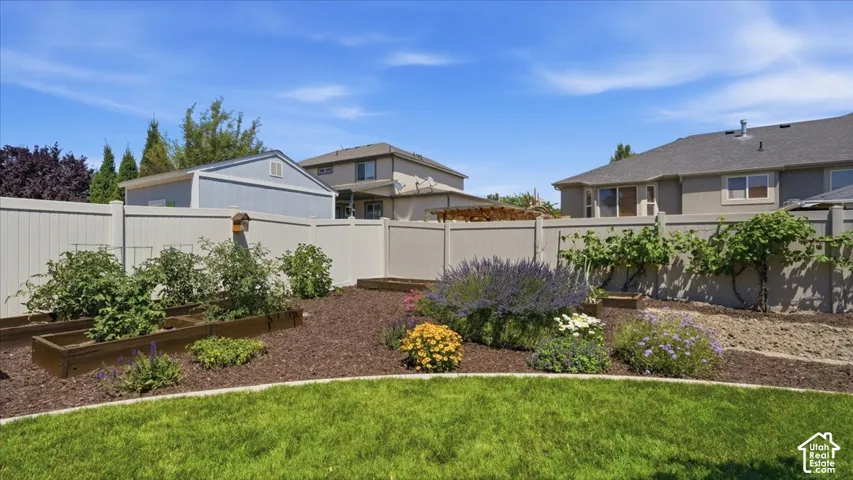 1912 N 2750 W, Clinton, Utah 84015