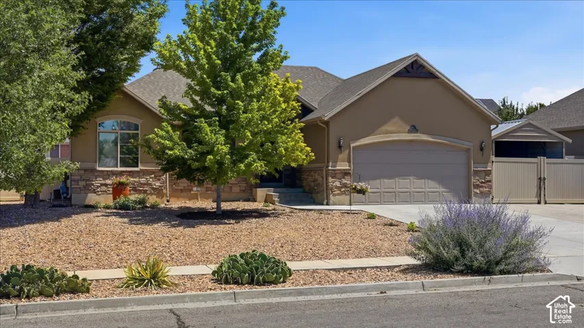 1912 N 2750 W, Clinton, Utah 84015