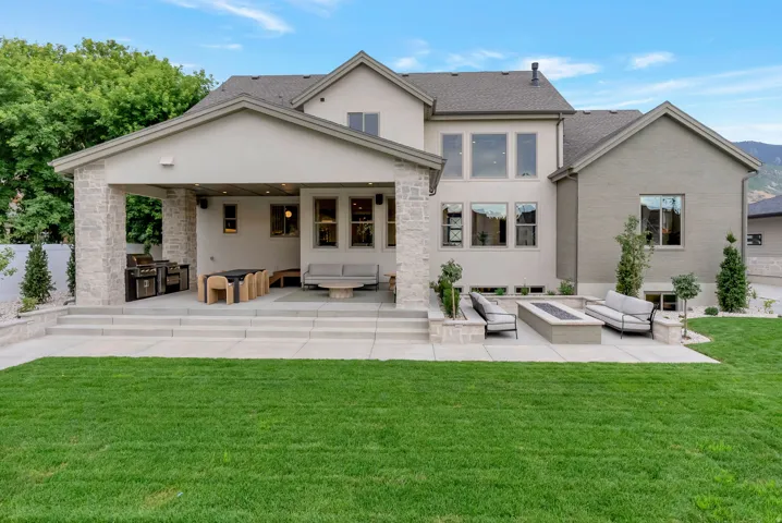 646 W Hidden Farm Dr, Farmington, Utah 84025