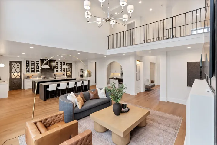 646 W Hidden Farm Dr, Farmington, Utah 84025