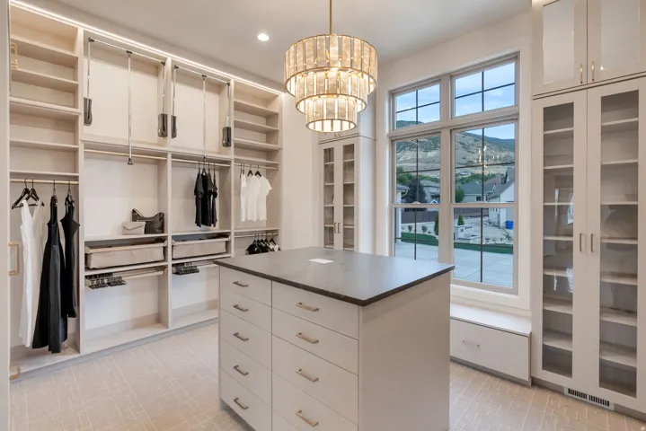 646 W Hidden Farm Dr, Farmington, Utah 84025