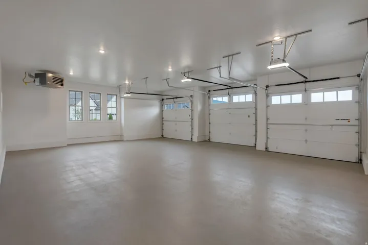 646 W Hidden Farm Dr, Farmington, Utah 84025