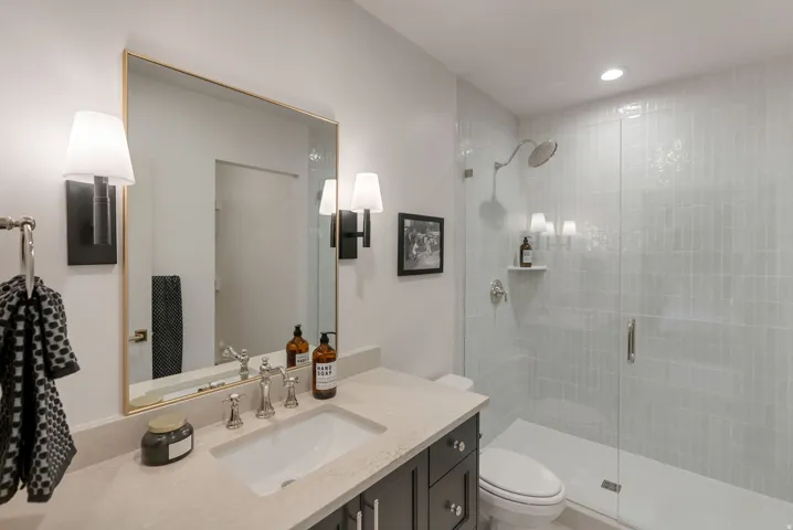 646 W Hidden Farm Dr, Farmington, Utah 84025