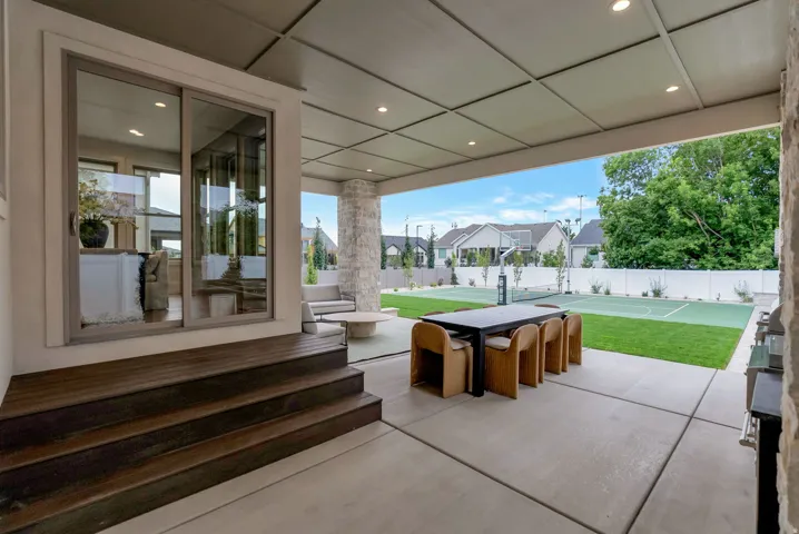 646 W Hidden Farm Dr, Farmington, Utah 84025