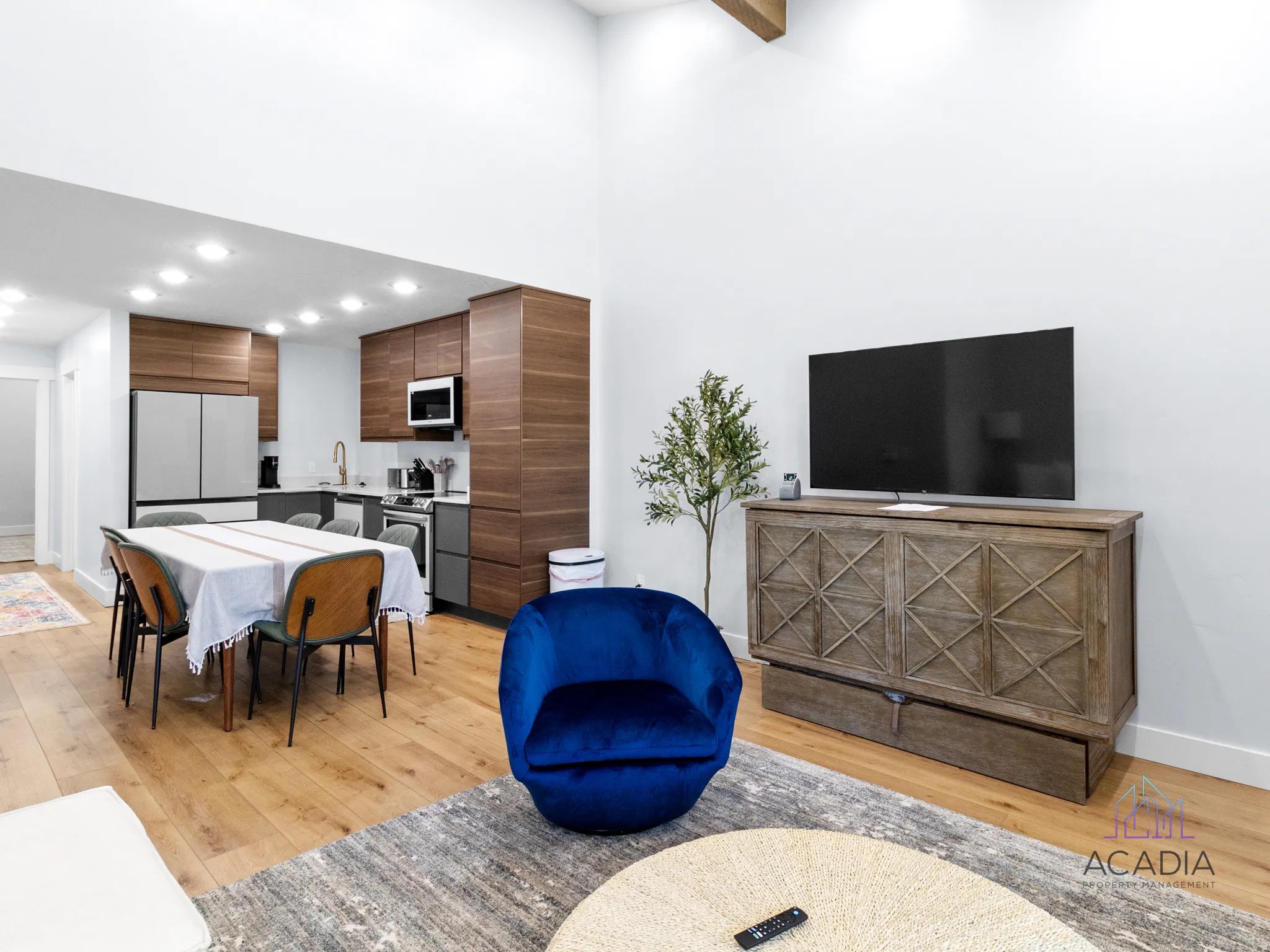 2 bed unit middle level