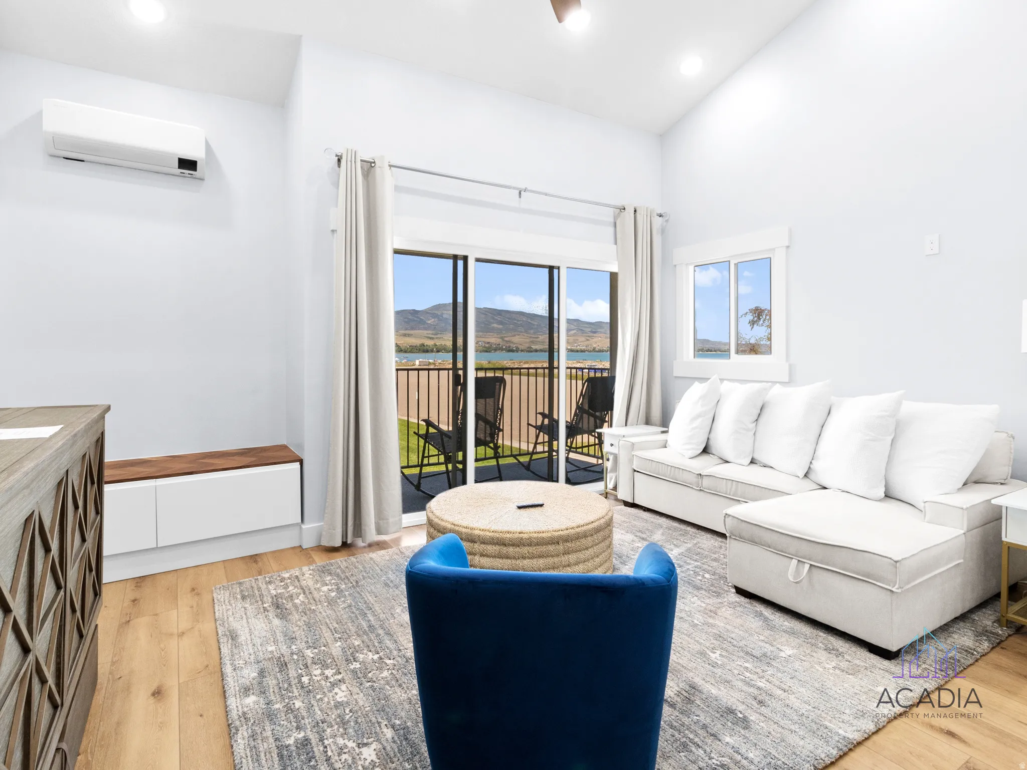 2 bed unit middle level