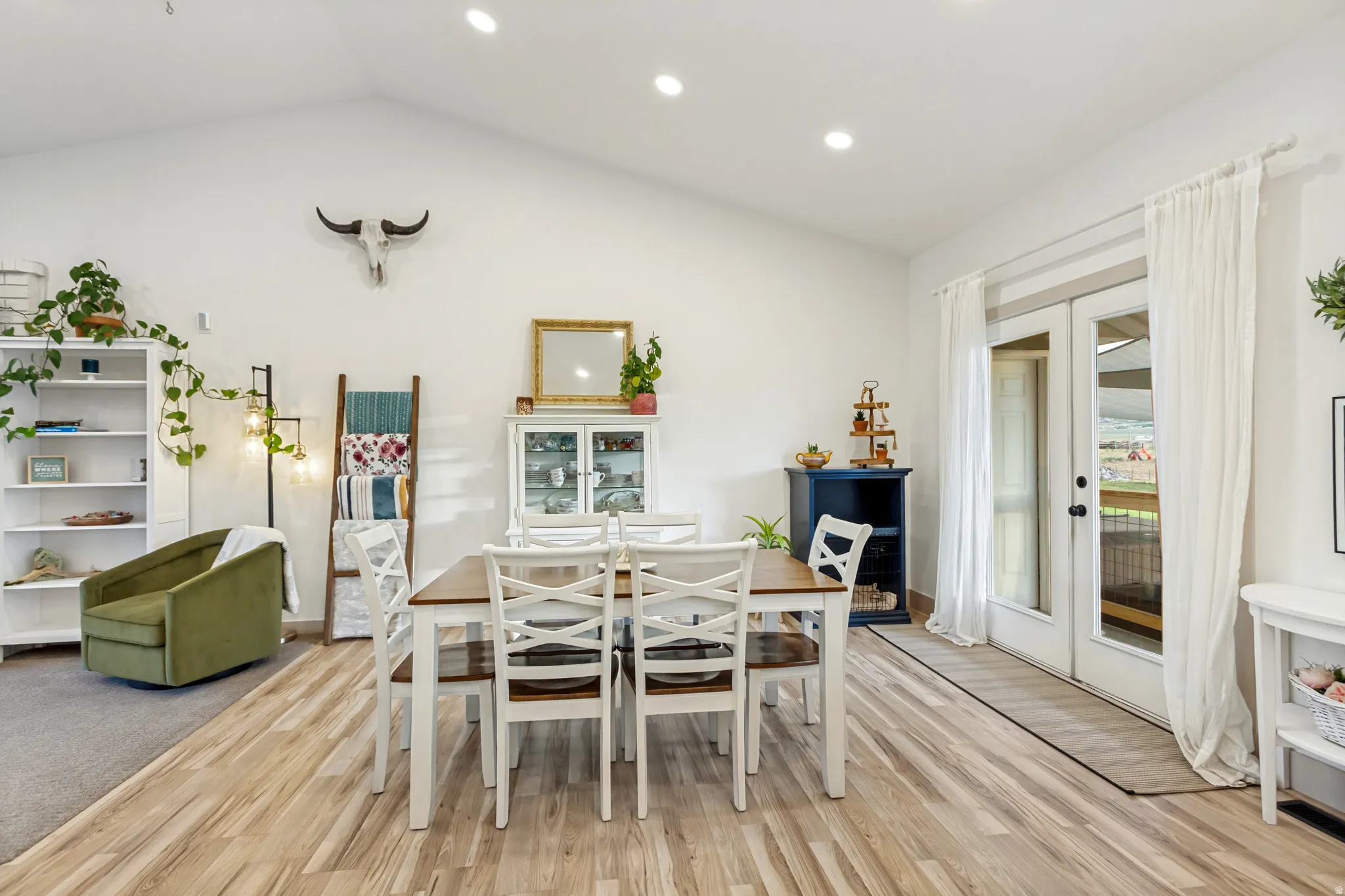 Vaulted ceiling with recessed lighting
