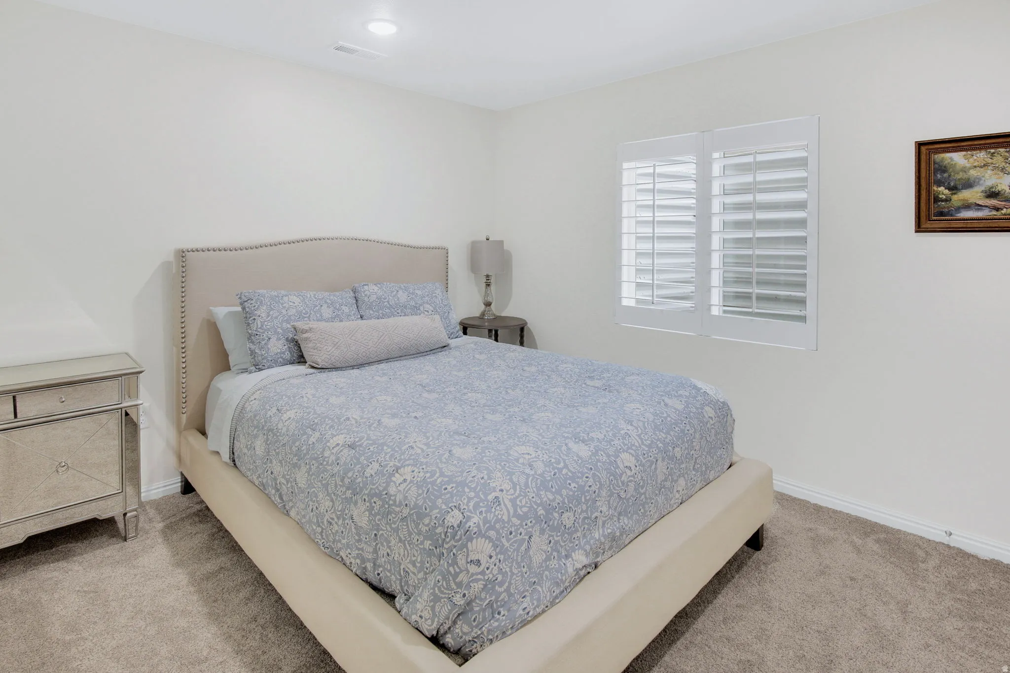 Soft neutral wall color