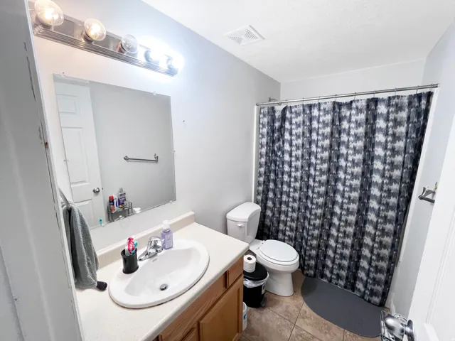 Basement full bathroom