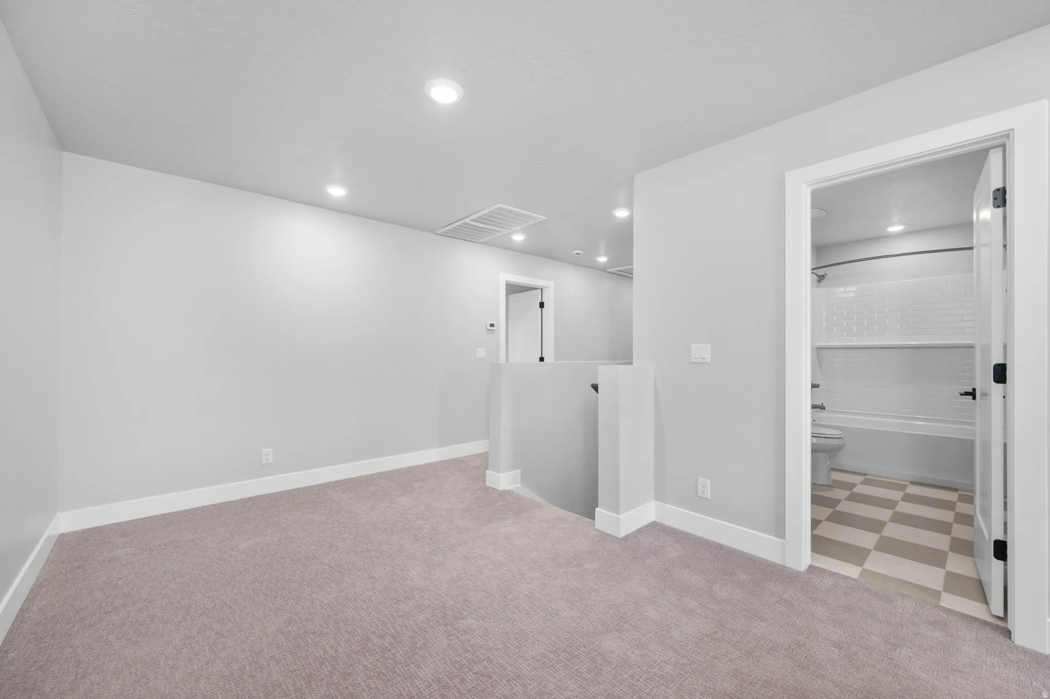 *Photo of similar unit*