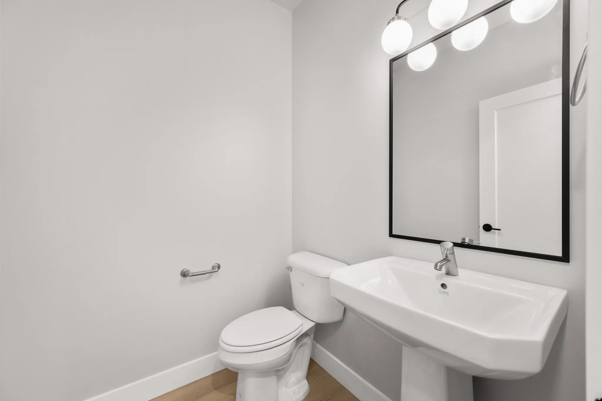 *Photo of similar unit*