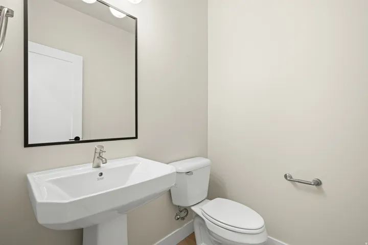 *Photo of similar unit*