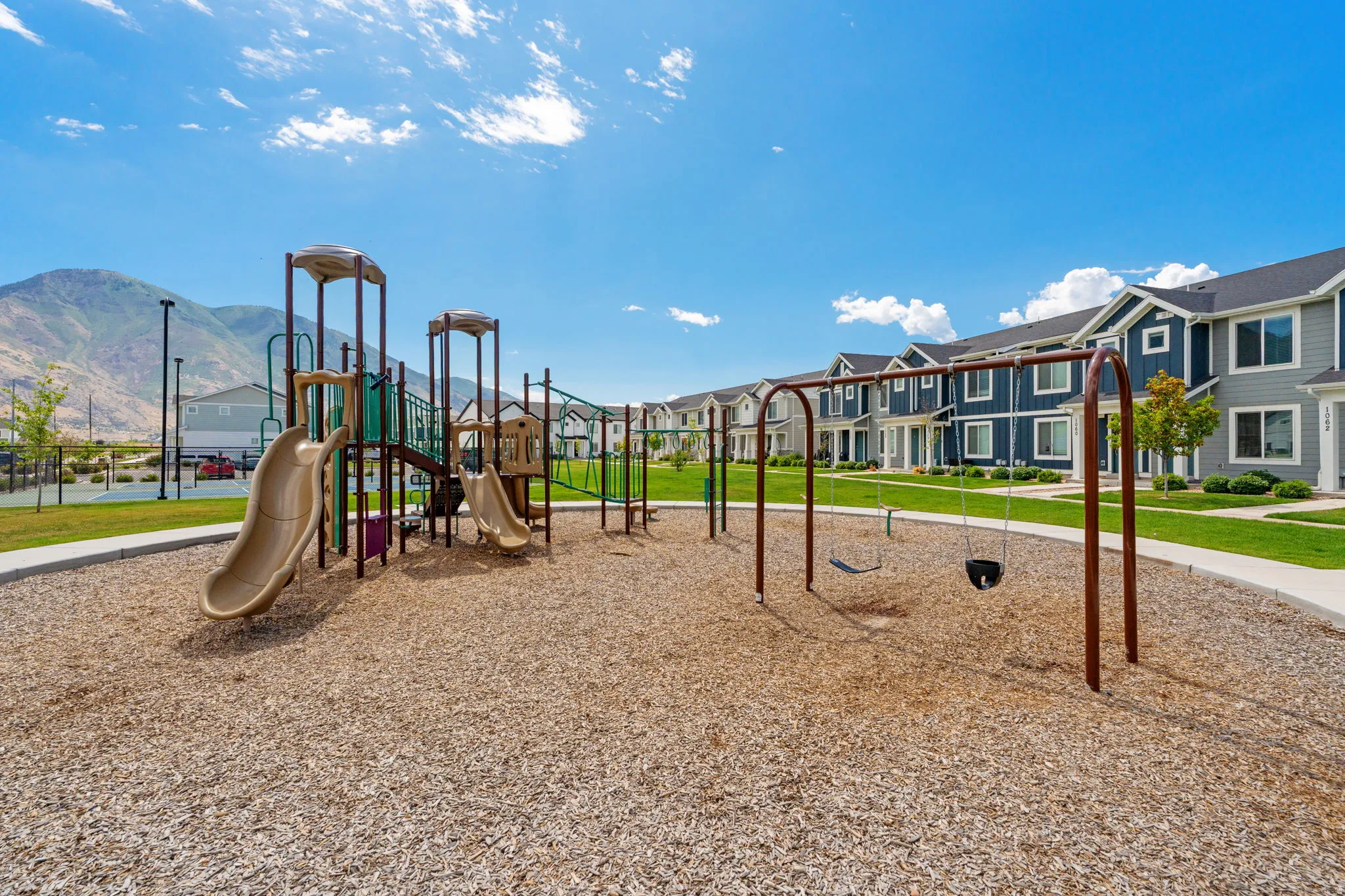 Community/complex playground.