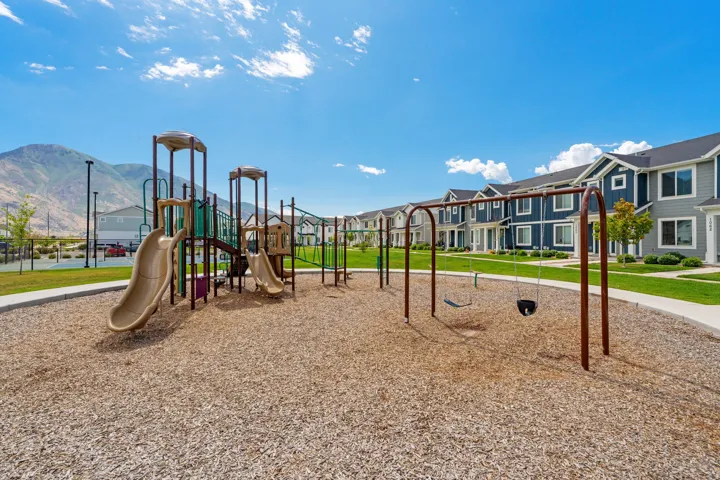 Community/complex playground.