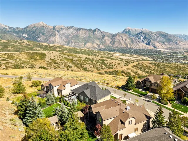 Neighborhood setting with residential properties nestled into a mountainous landscape