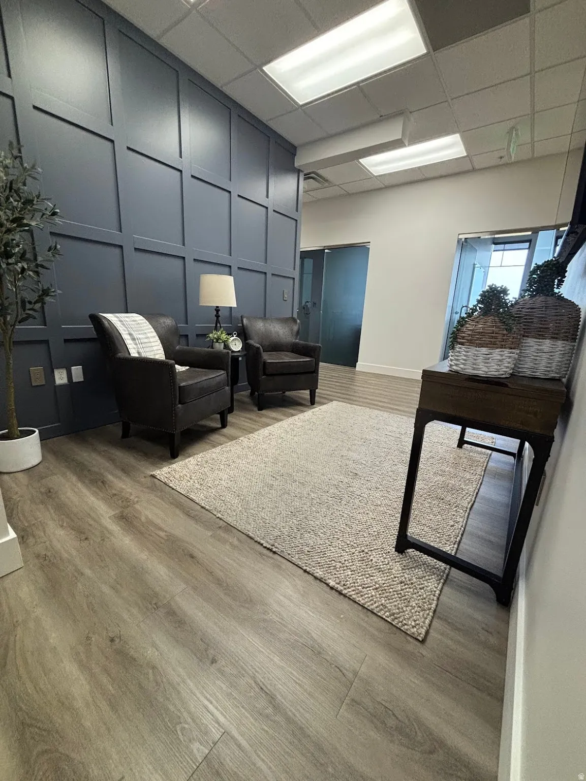 Second view of the waiting room