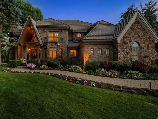 5083 S Clarenden Pl, Holladay, Utah 84117