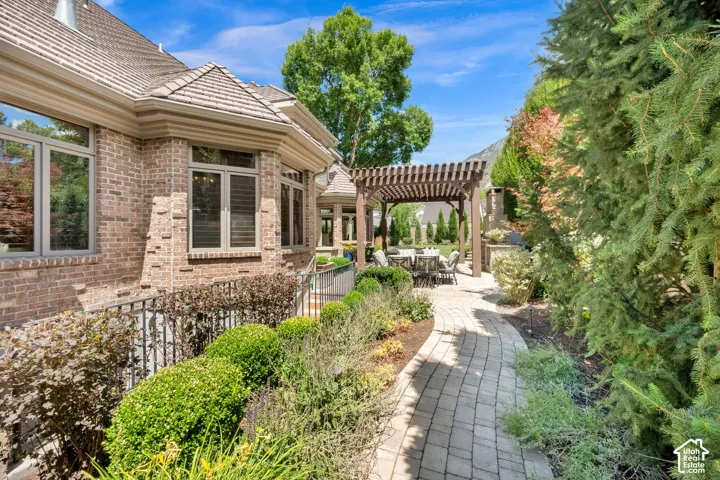 5083 S Clarenden Pl, Holladay, Utah 84117