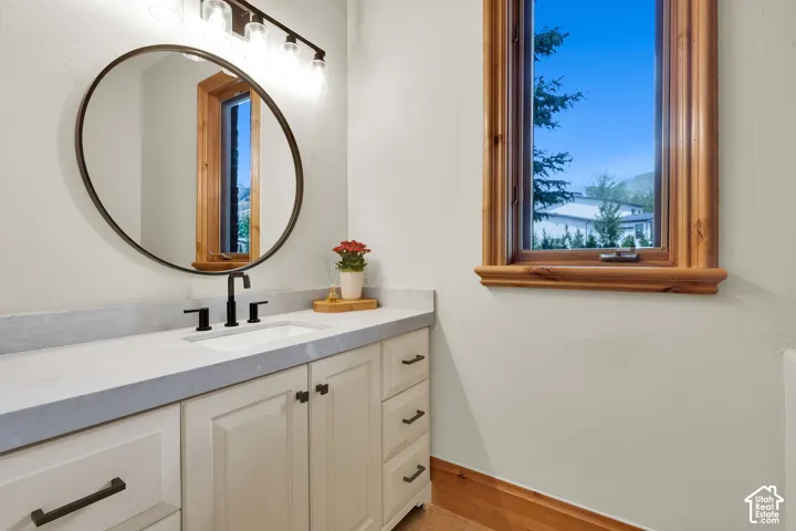 5083 S Clarenden Pl, Holladay, Utah 84117