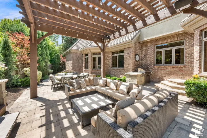5083 S Clarenden Pl, Holladay, Utah 84117