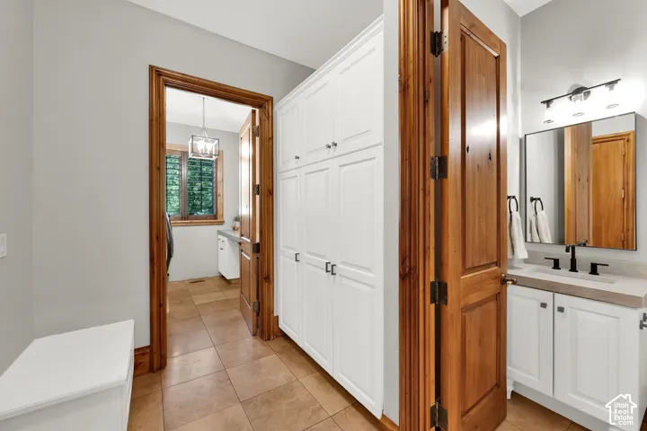 5083 S Clarenden Pl, Holladay, Utah 84117