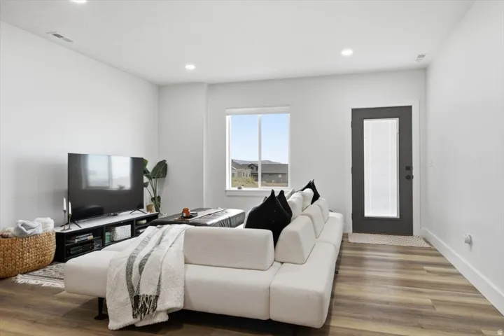 1138 E 200 N, Hyde Park, Utah 84318