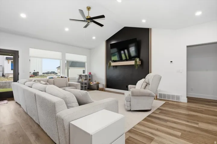1138 E 200 N, Hyde Park, Utah 84318