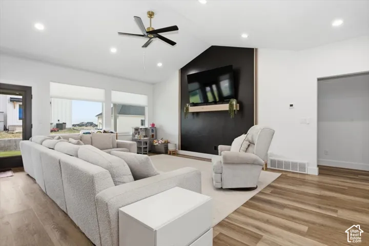 1138 E 200 N, Hyde Park, Utah 84318